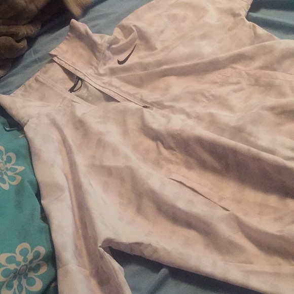 Nike spring jacket - Picture 2 of 4